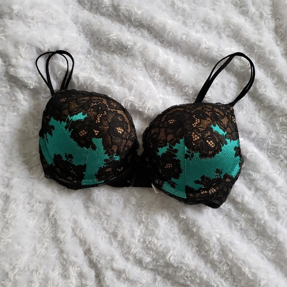 34D VS bra